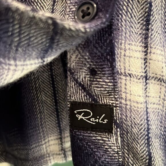 💙 Rails Dylan Oxford Navy Blue White Plaid Button Long Sleeve Crop Flannel… - Picture 3 of 6